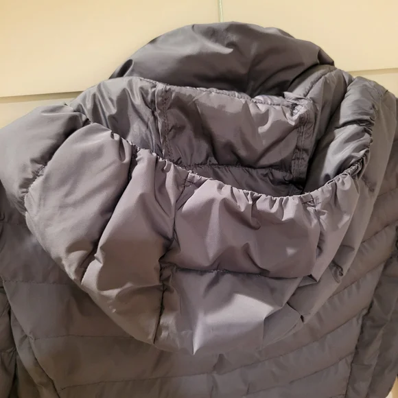 Women's Gray Puffer Jacket - Picture 12 of 13